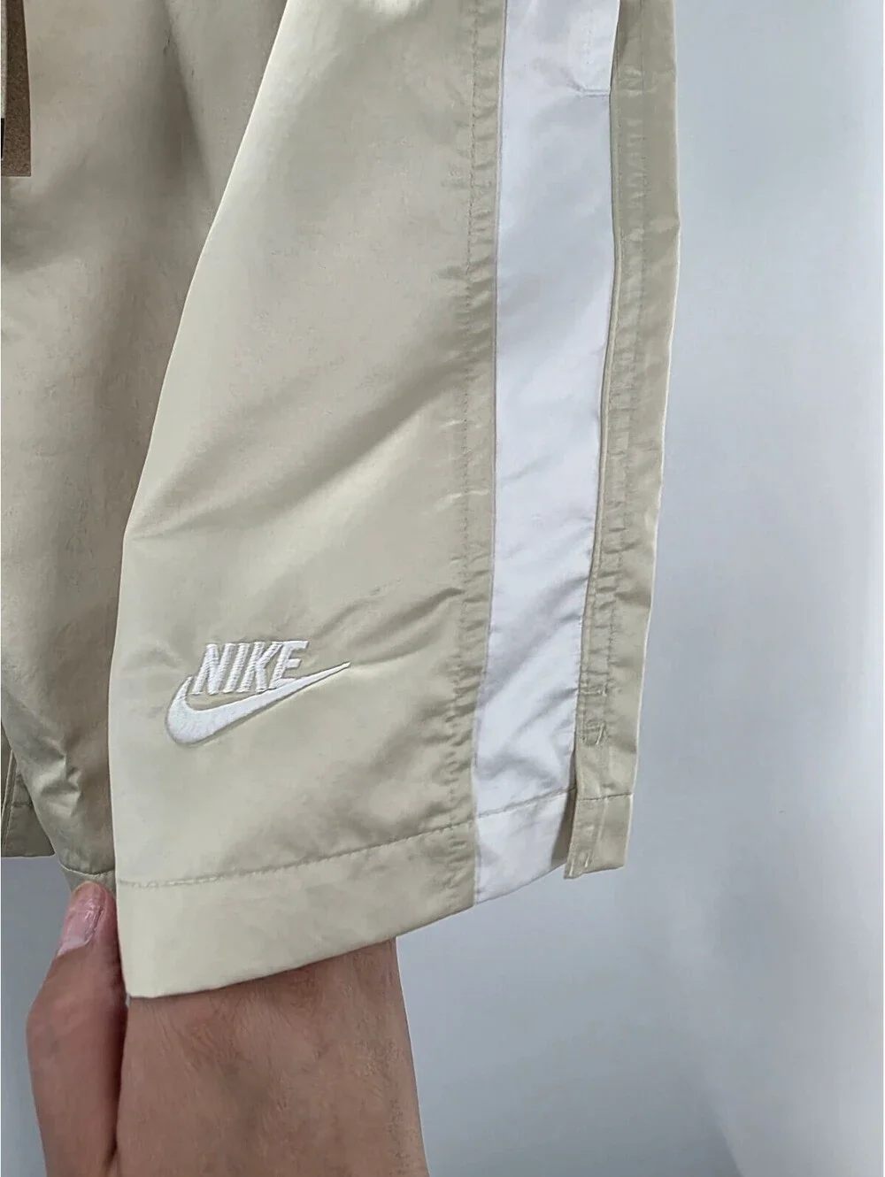 Nike Men's Beige and White Athletic Shorts Size S